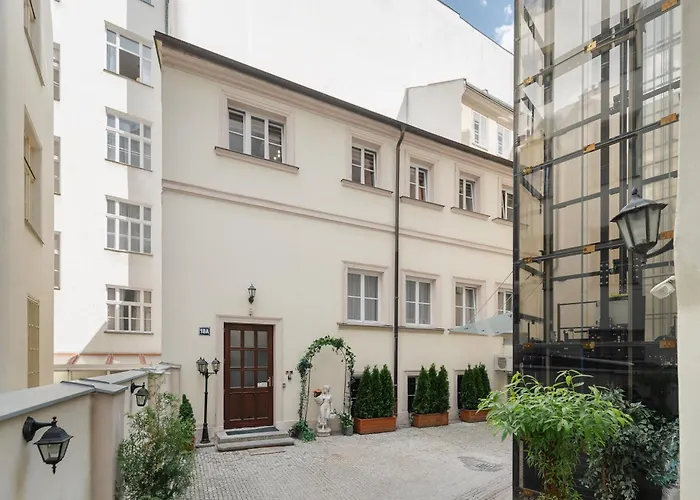Old Town Liliova Garden Pensjonat 4*