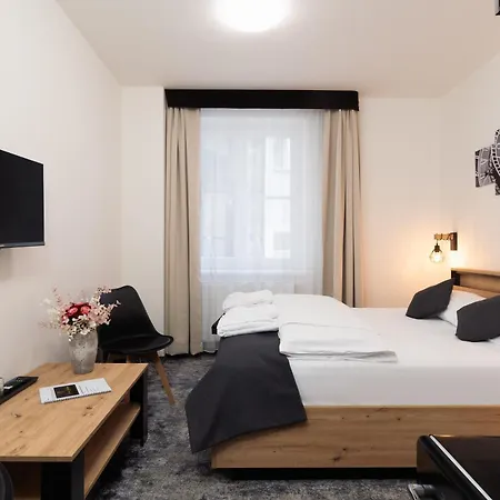 Old Town Liliova Garden Praag