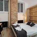 בית הארחה Old Town Liliova Garden 4*